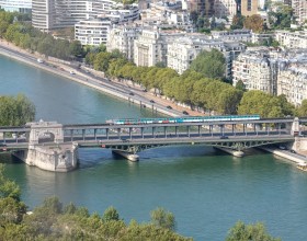 Bir Hakeim Bridge