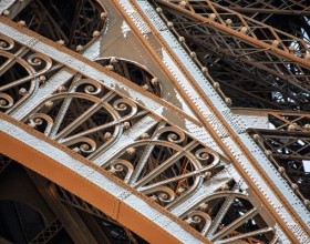 Eiffel Tower Snow Jan 2026 Thumbnail