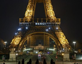 Projection Thank you on the Eiffel Tower