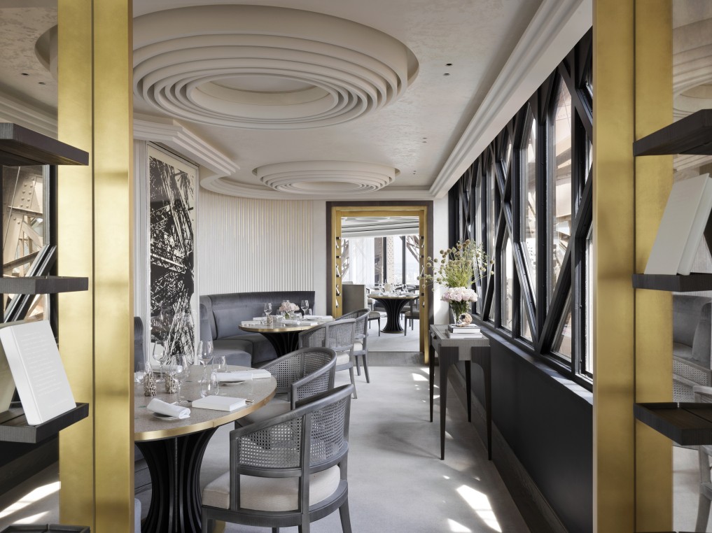 Jules Verne Restaurant