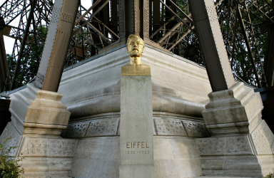 Photo of Gustave Eiffel's bust