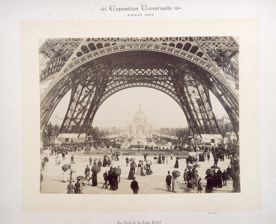 Photo at the foot of the Eiffel Tower in 1889